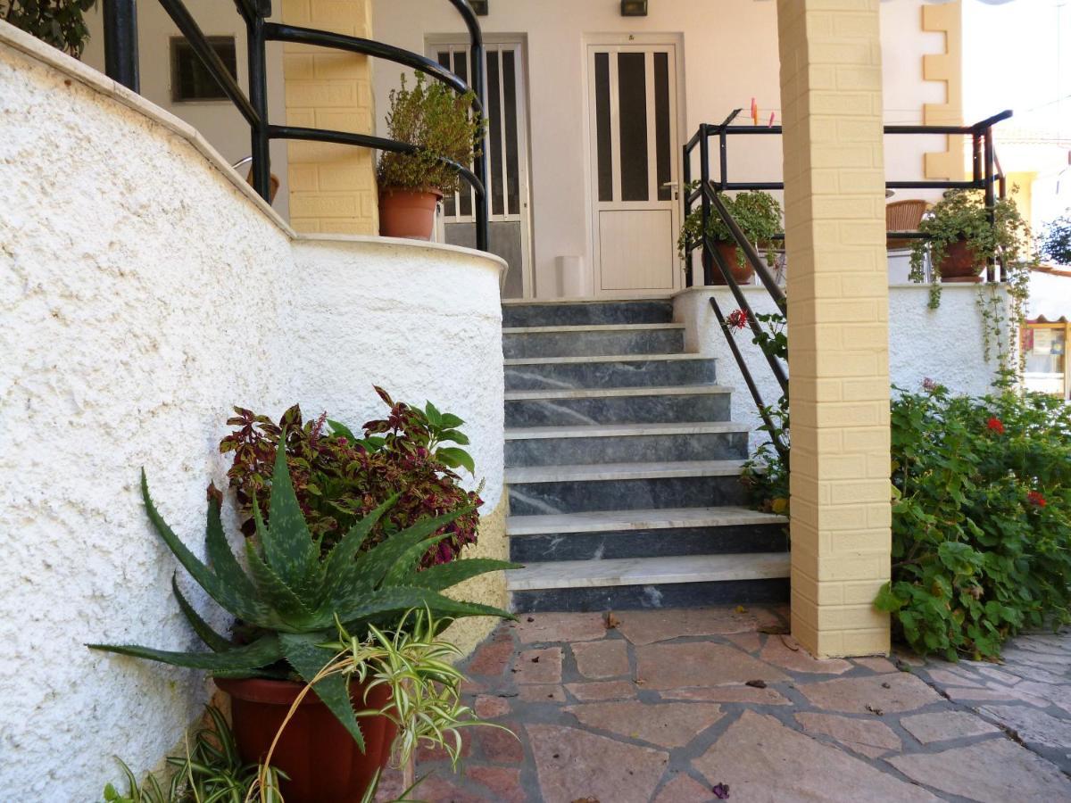 Kostas Studios Agios Georgios Pagon Eksteriør billede